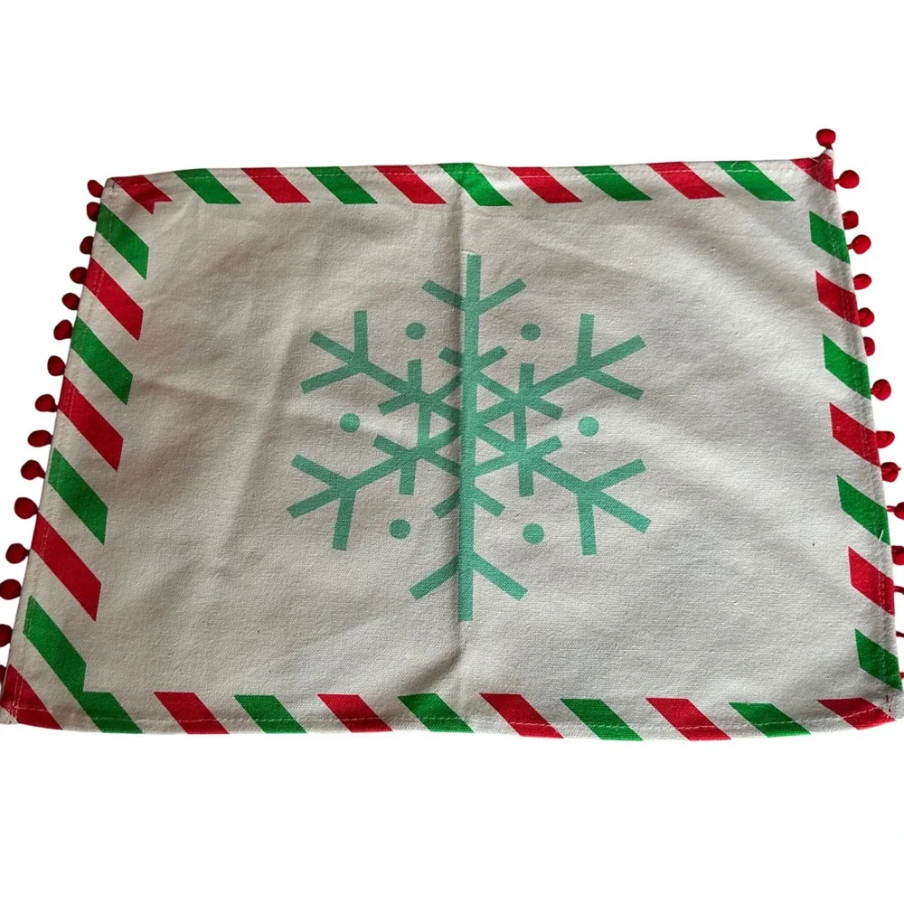 Christmas Table Runner‎ & Placemats Set Holiday Penguins Snowflakes Pom Pom Trim